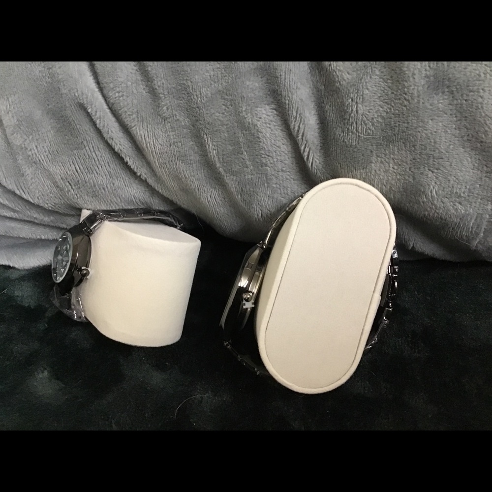 Couples Watch sets - Picture 2 of 3